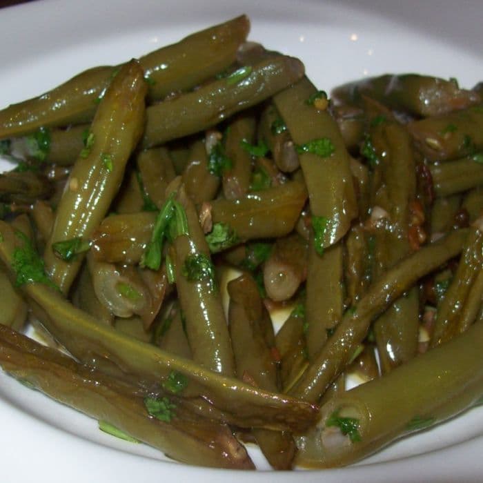 image of Fasoliyyeh Bi Z-Zayt (Syrian Green Beans with Olive Oil)