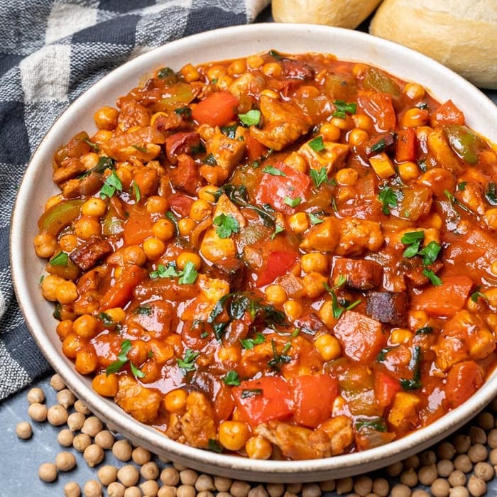 image of Spanish beans with chicken & chorizo