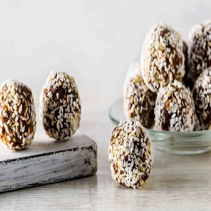 image of Spanish fig & almond balls