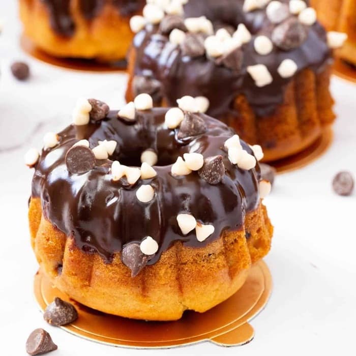image of Mini bundt cakes